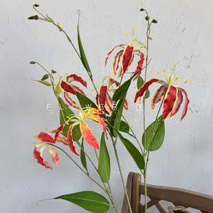 小众花材火焰百合仿真花嘉兰百合样板间软装摆件服装店装饰家居花