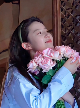 刘亦菲手捧花摄影道具