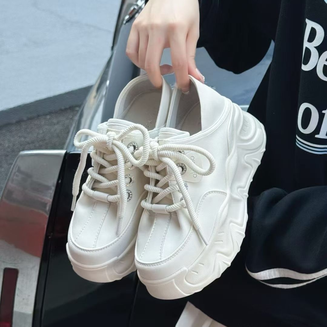 2025秋季圆头浅口软底超轻休闲8CM内增高板鞋透气牛皮小白鞋厚底