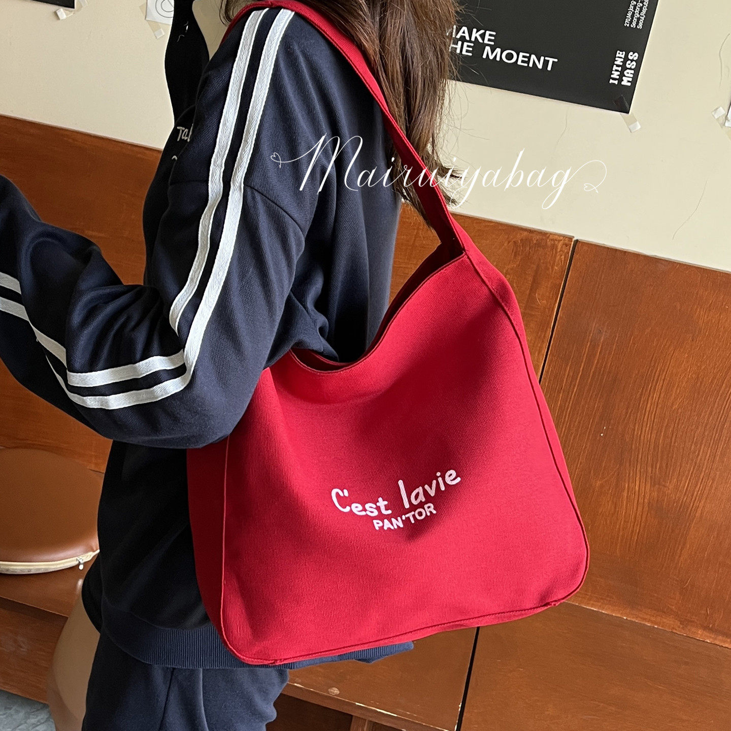 学生字母帆布包包女2025新款潮时尚韩国托特包休闲大容量水桶包