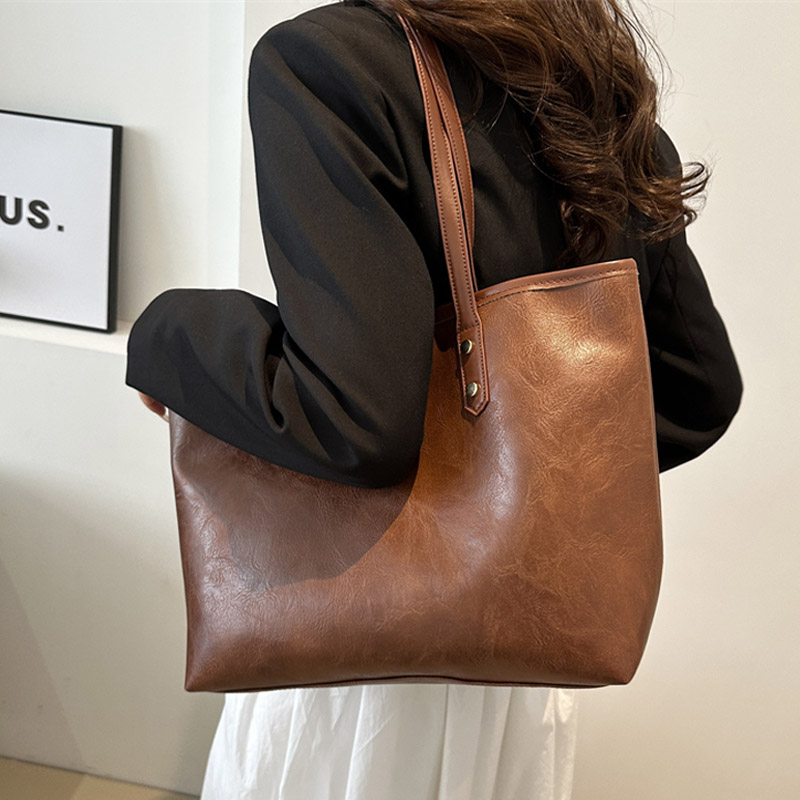 麦瑞雅今年流行托特包早八通勤包