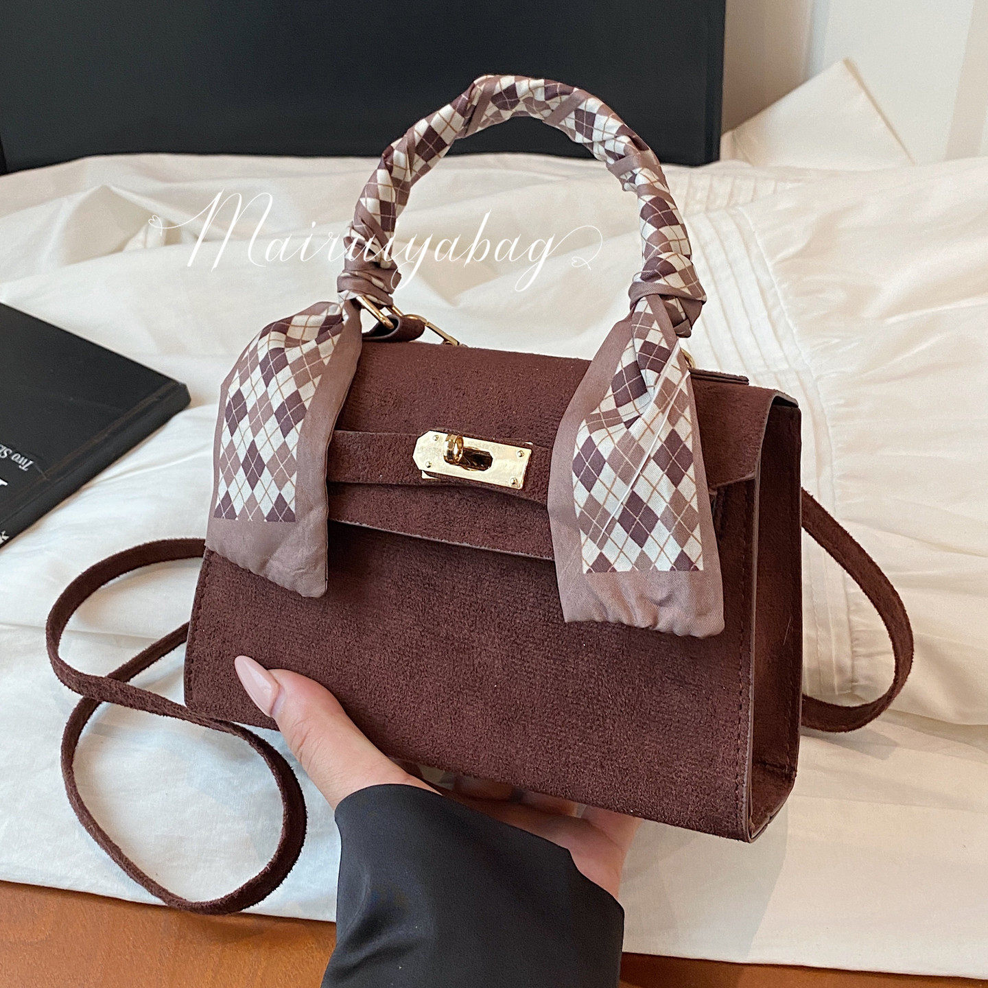 秋冬季小众麂皮绒包包女士2025新款复古百搭斜挎包精致迷你凯莉包