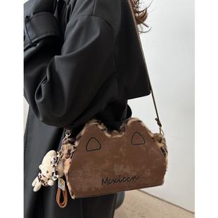 豹纹猫猫包包女秋冬2024新款 复古卡通小方包麂皮绒斜挎包 潮时尚