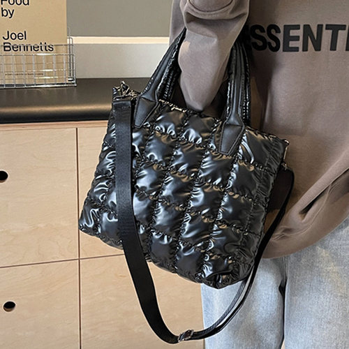 麦瑞雅百搭轻便羽绒棉服通勤包