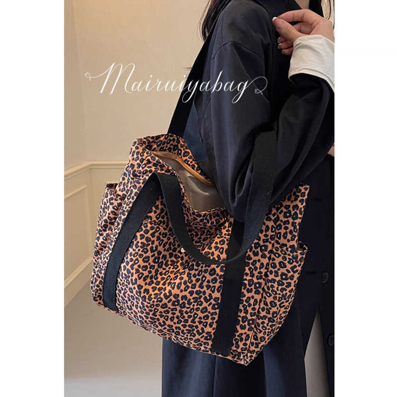 麦瑞雅豹纹帆布通勤妈咪托特包