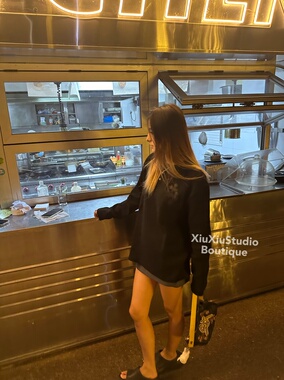 【xiuxiustudio】亨利领贴皮纽扣暗黑系休闲长袖华夫格卫衣潮男女