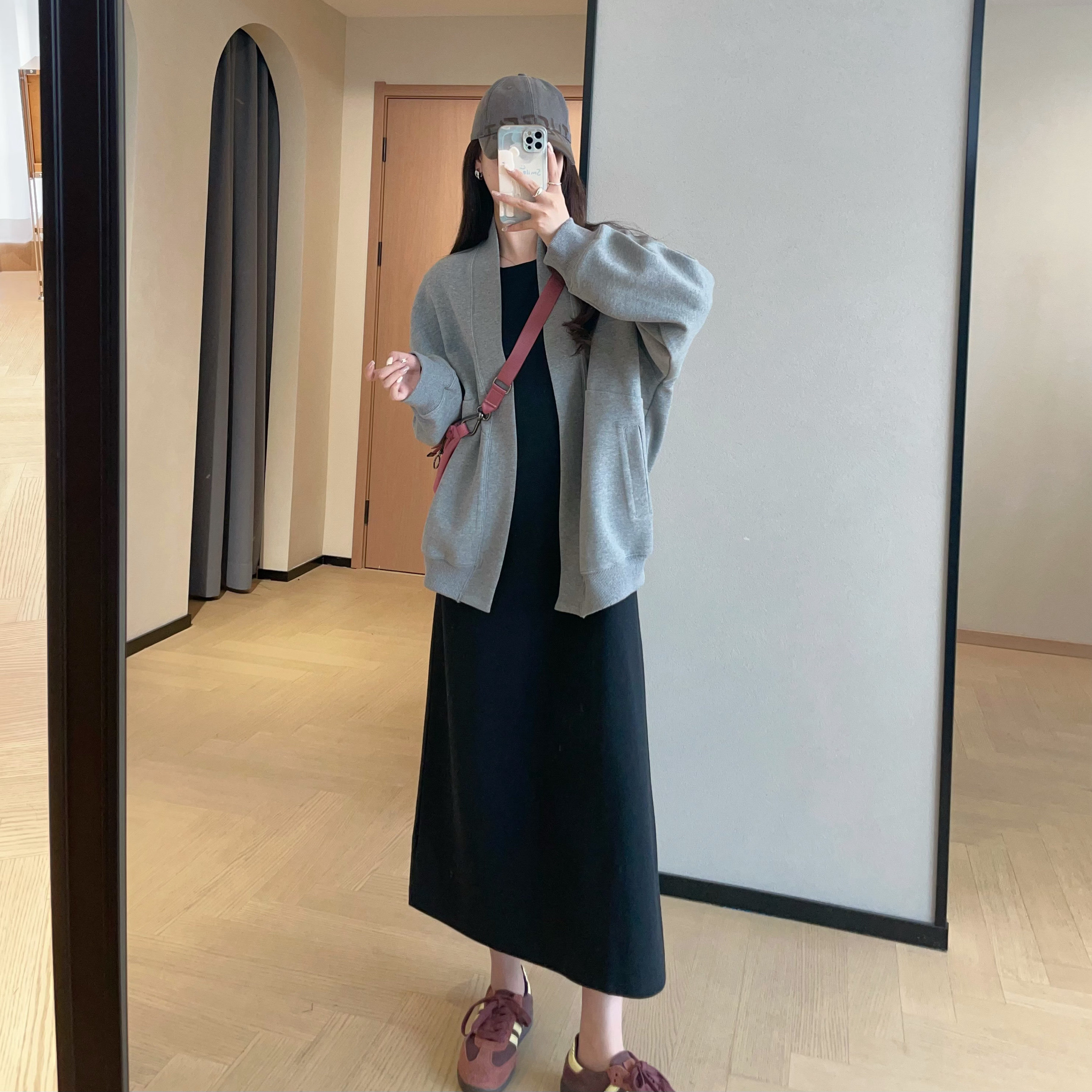 WTHEONE随性休闲BF风立体裁剪显瘦空气棉深V领开衫式卫衣外套女秋