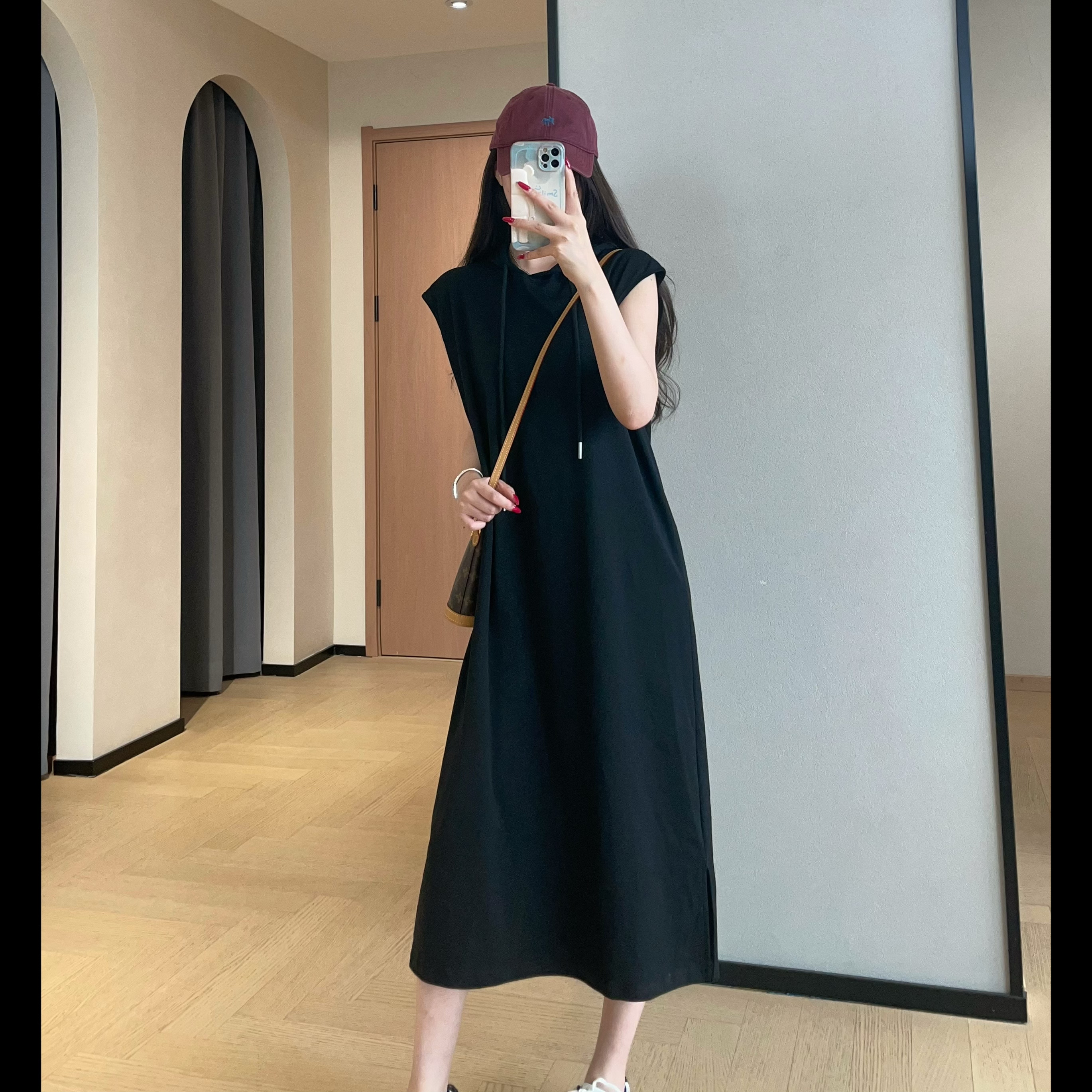 WTHEONE韩系慵懒连帽无袖T恤连衣裙宽松显瘦休闲背心裙女2026新款