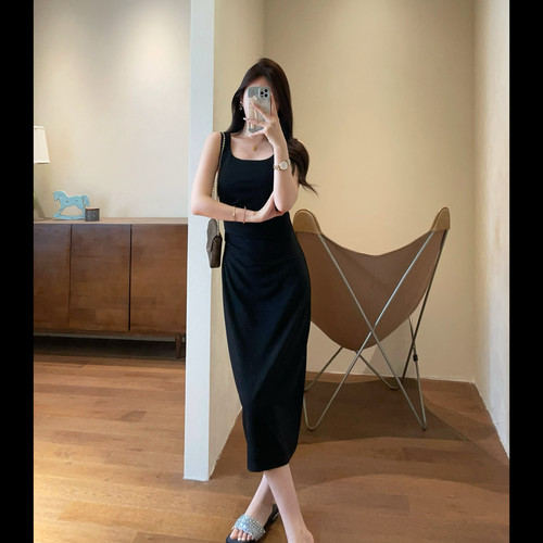 WTHEONE时髦通勤垂顺吊带西装小黑裙收腰中长款无袖连衣裙2025女