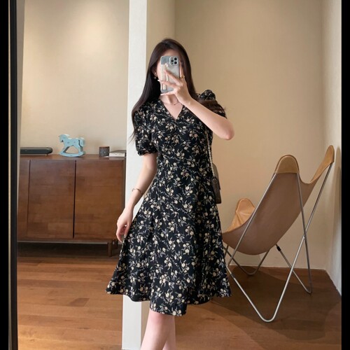 WTHEONE优雅气质修身显瘦一片式碎花裙中长款V领连衣裙女2026新款