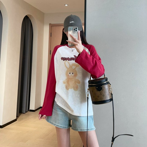 WTHEON柜上1000+治愈复古软萌兔子印花撞色插肩长袖T恤女2026新款