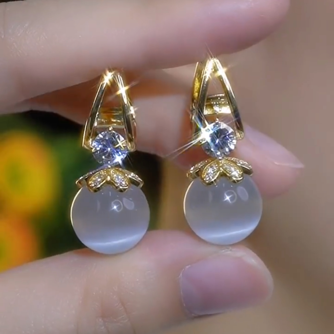 法式轻奢高级感微镶珍珠耳环2025新款优雅精致耳饰女时尚百搭耳饰