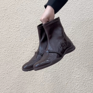 RubyL 2.5cm复古圆头运动风软底低跟后拉链编织羊皮弹力短靴女款