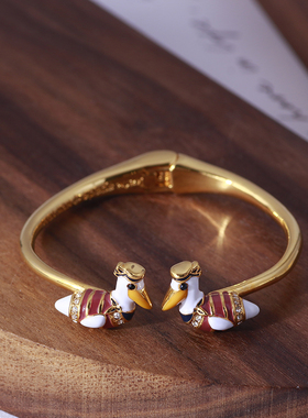 欧美饰品时尚创意童趣系列珐琅彩釉立体精致鹈鹕造型开口款手镯女
