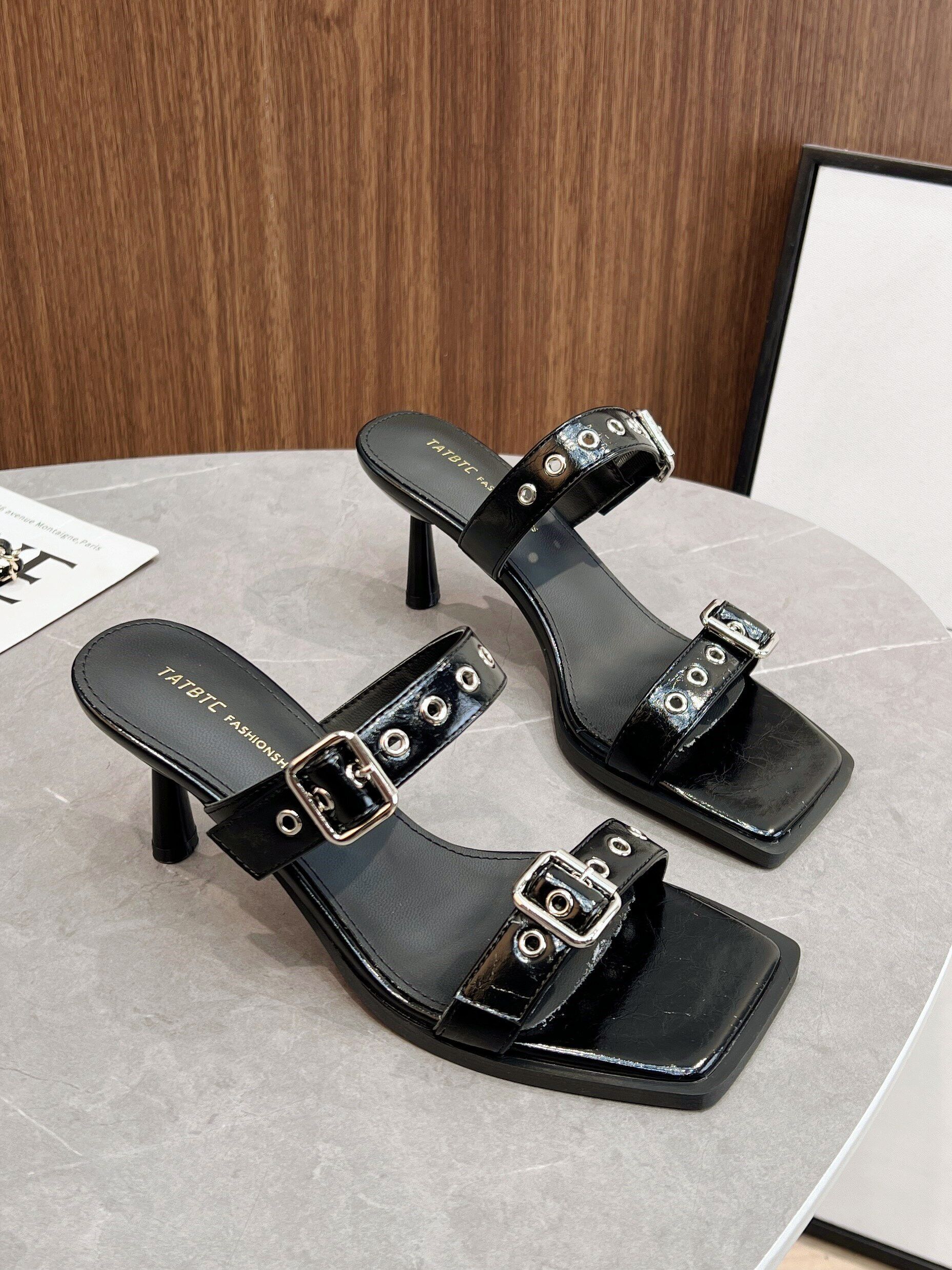 欧洲站皮带扣个性时尚外穿拖鞋女2024夏季新款细跟方头露趾一字拖