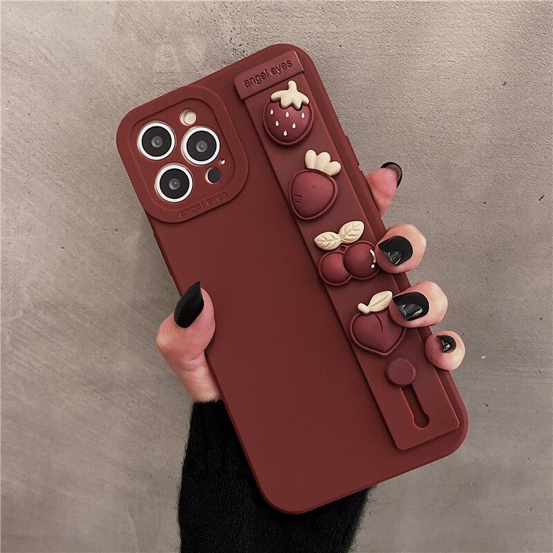 适用iphone14promax酒红色13草莓手机壳12promax苹果11硅胶套xr高怎么看?