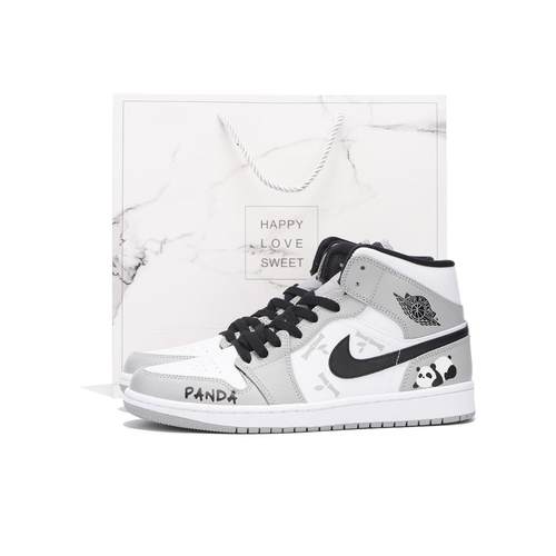 【定制球鞋】Jordan Air Jordan 1涂鸦熊猫 中帮复古篮球鞋礼盒款