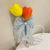 Желтый оранжевый тюльпан