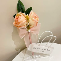 Светло-розово-двойная розовая ручка с луком