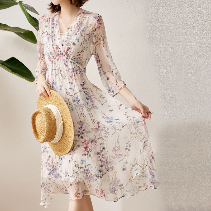 碎花镂空夏季真丝连衣裙两件套女