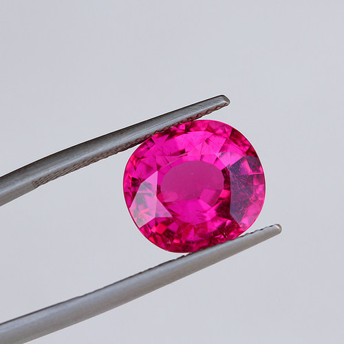 碧雅红碧玺戒面  红碧玺公主方裸石rubelite 大颗粒5.96ct附证书