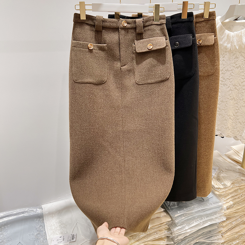 2025新款韩国修身显瘦高腰一粒扣口袋纯色毛呢加厚中长款半身裙