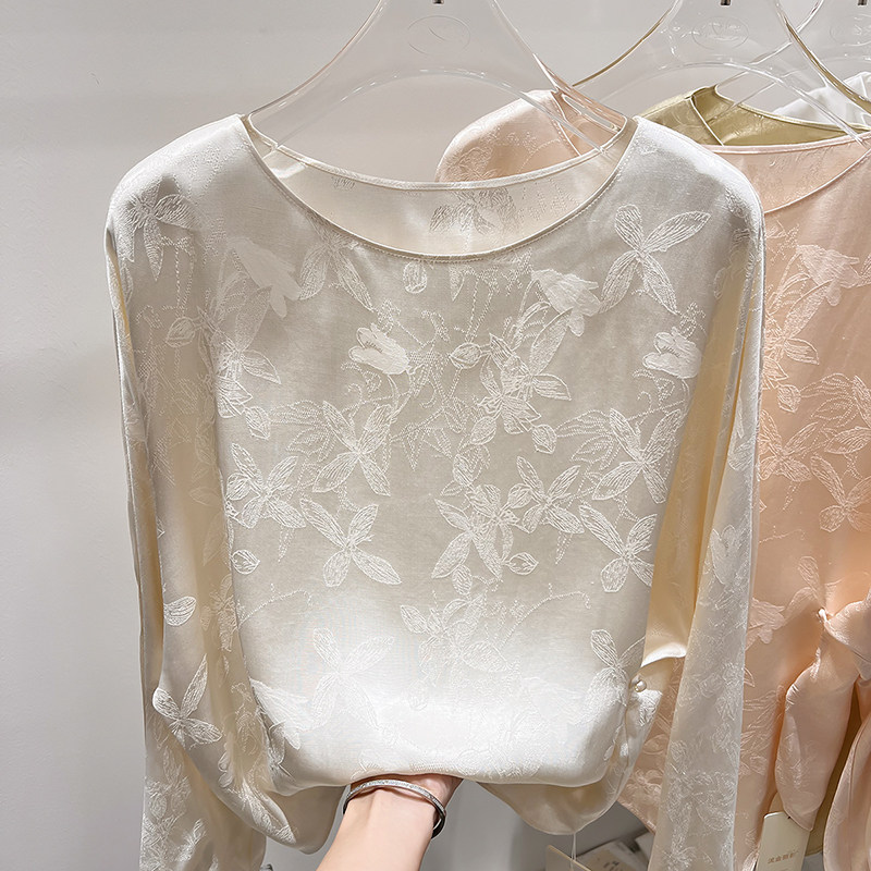 2026新款气质显瘦圆领刺绣下摆纽扣薄款国风上衣女春季,女装/女士精品,蕾丝衫/雪纺衫,淘宝优惠券,粉丝福利购,淘宝优惠卷