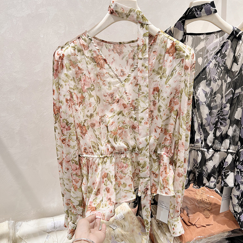 2026新款韩国复古V领碎花送飘带下摆不规则套头长袖雪纺衫女春季
