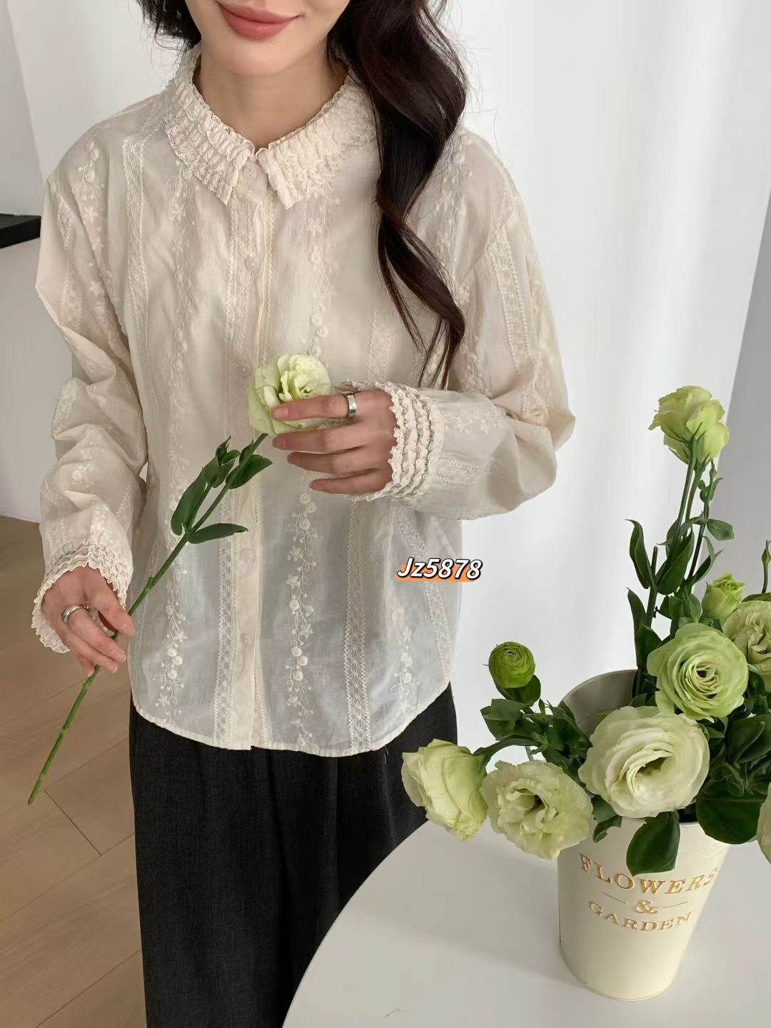 蕾丝娃娃领拼接纯色棉质刺绣简约长袖上衣衬衫森系温柔风叠穿衬衣