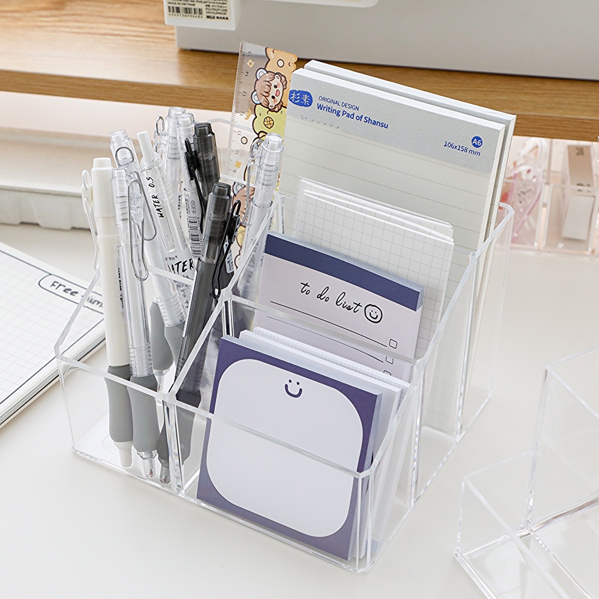 高颜值透明加厚亚克力笔筒