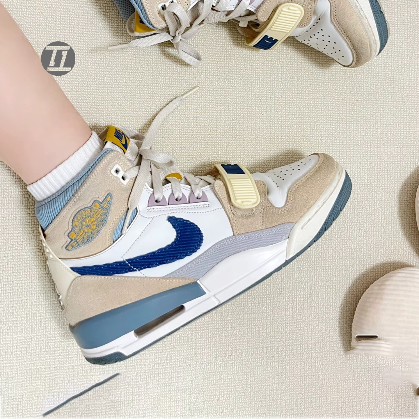 AJ312GS大童高帮防滑篮球鞋