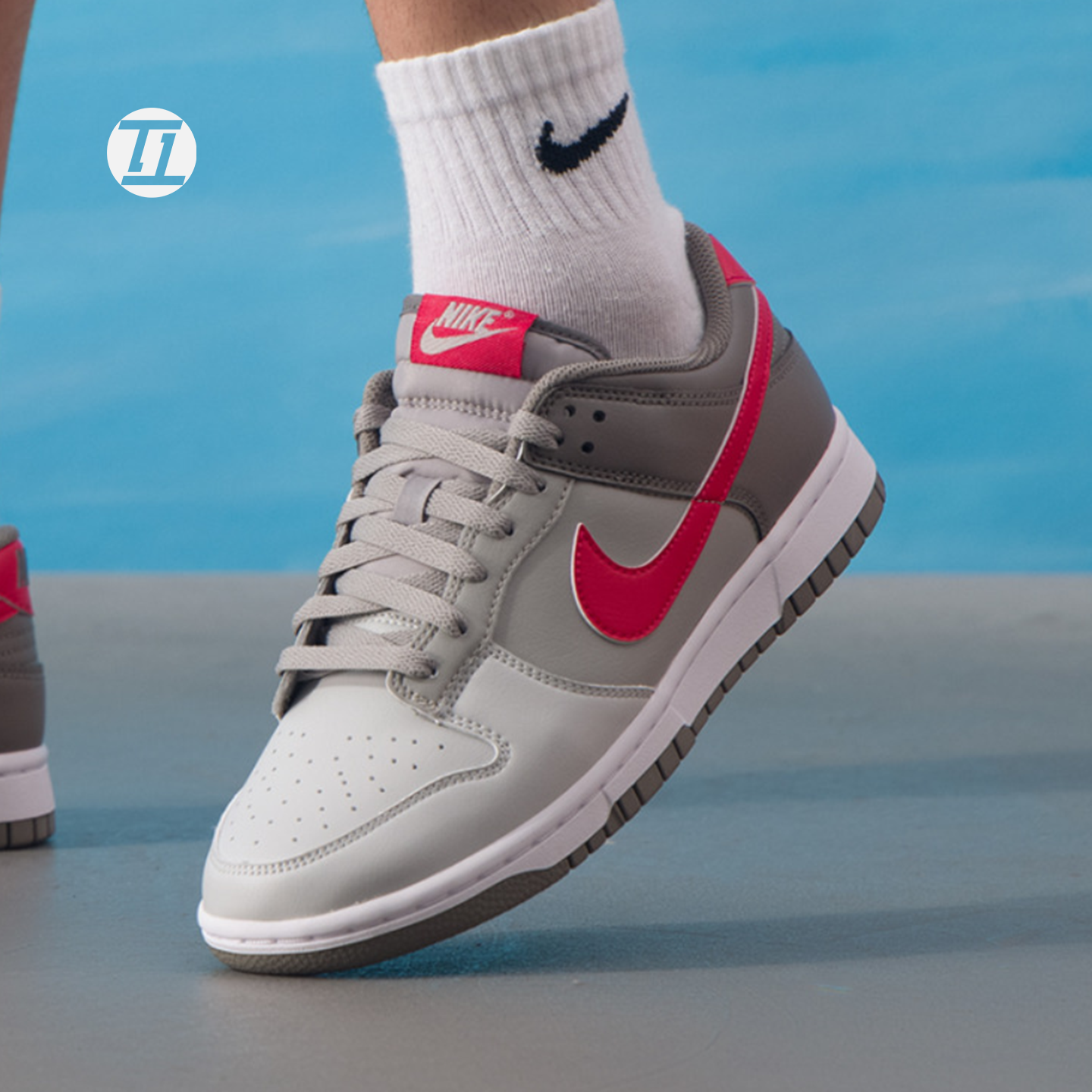 NIKEDUNKLOWRETRO灰红板鞋