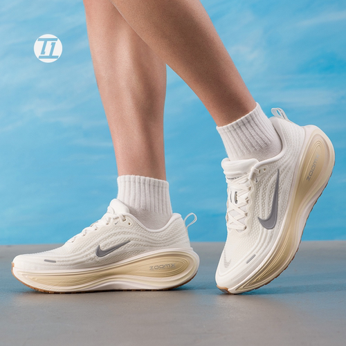 NIKEVOMEROPLUS跑步鞋