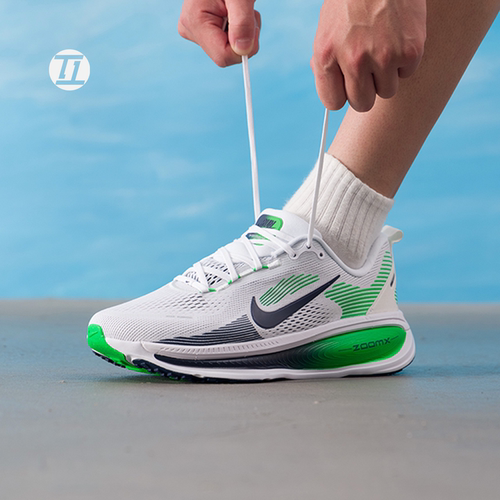 NikeVomero18运动鞋跑鞋