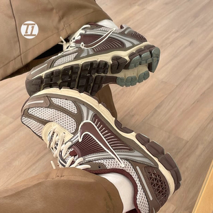 Nike 舒适缓震网面透气百搭复古跑鞋 Zoom FD9920 Vomero 耐克