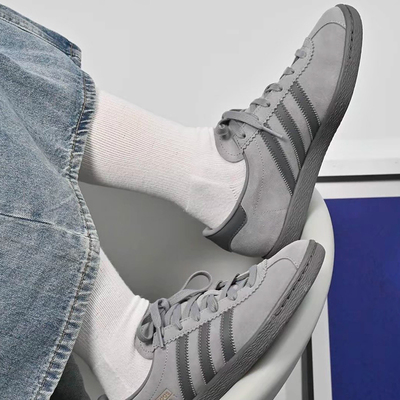 阿迪达斯/Adidas休闲防滑板鞋