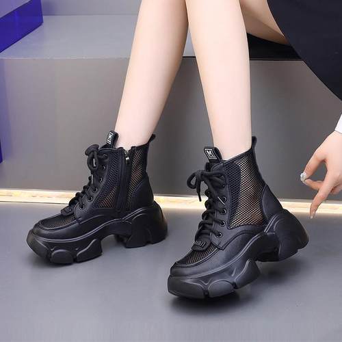 厚底镂空马丁靴女2026夏新款百搭凉靴轻便小个子增高显瘦薄款网靴