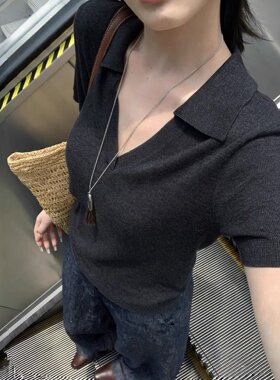 老钱风通勤灰色Polo针织短袖T恤女夏季修身显瘦坑条百搭正肩上衣