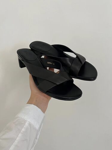 GELLY歌莉设计师款真皮交叉编织方头平底凉拖女外穿一字拖