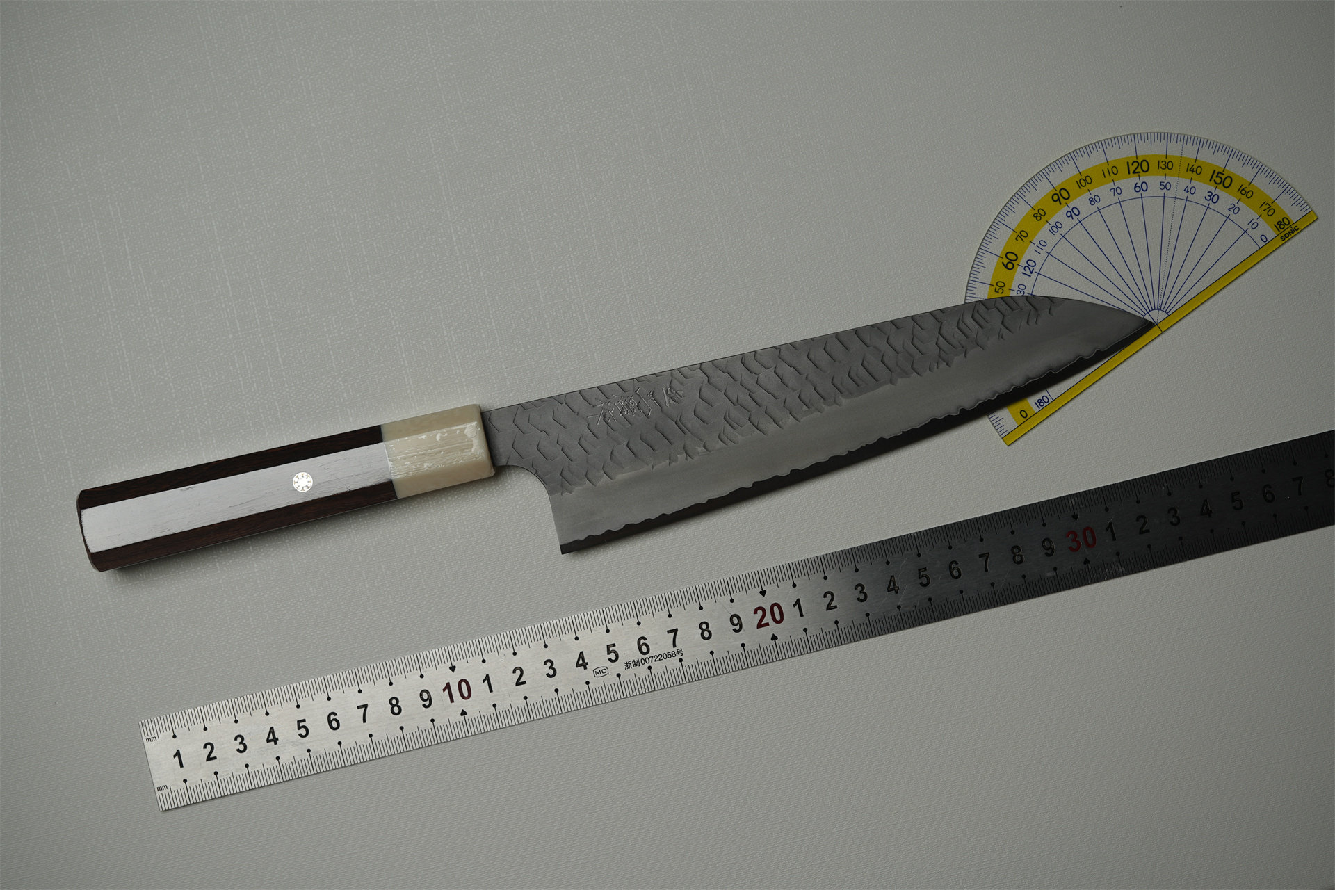 日本青森县二唐刃物不锈钢sg2粉末钢210刃长牛刀 沙铁仿象牙手柄