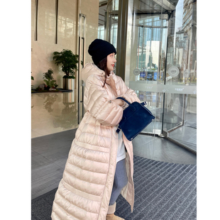 heidy海蒂 雪后麓谷金钻色缎面三防面料连帽抽绳长款羽绒服女2025