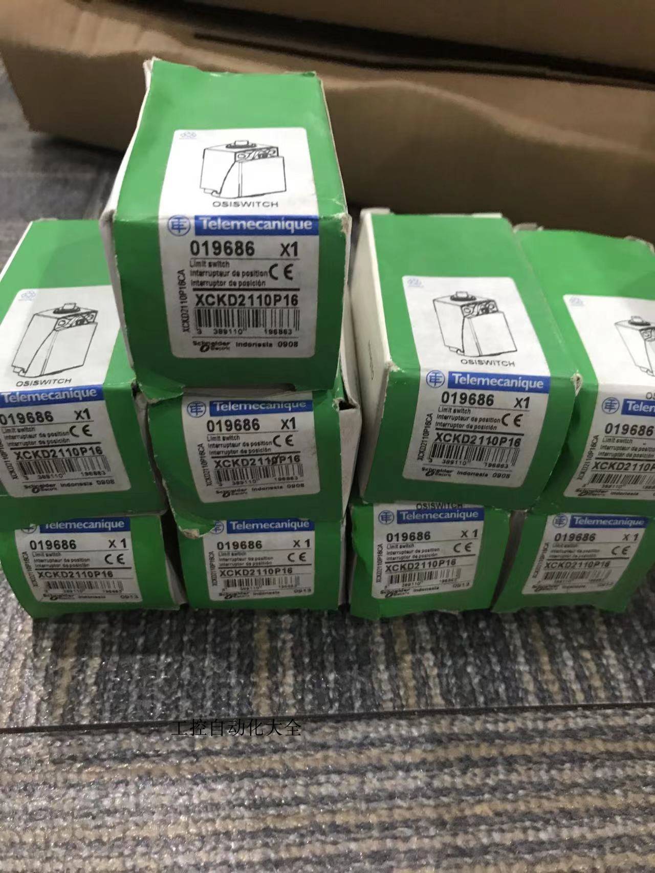 26-全新原装正品施耐德行程开关XCKD2110P16 XCKD2102P16 现货出