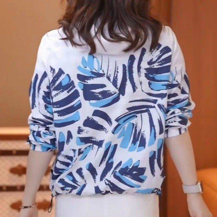 白色蓝花图案中老年大码女士外套防晒衣宽松休闲百搭上衣春秋季新