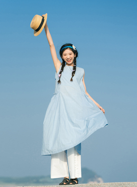 古苔 冰蓝色连衣裙 橄榄皮狂喜 松弛度假旅行海边穿搭 小个子穿搭