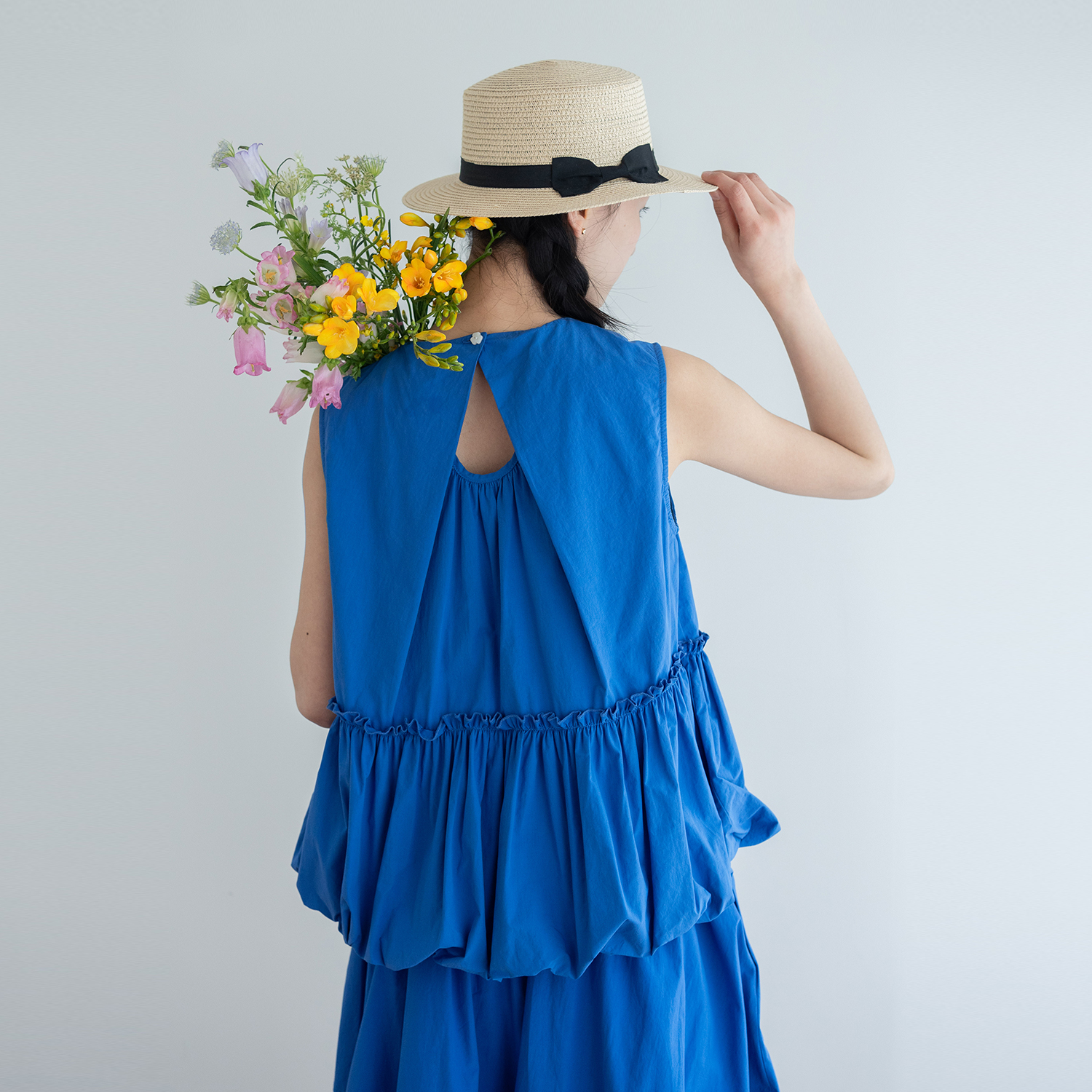 古苔蓝色花苞上衣夏日显瘦背心女