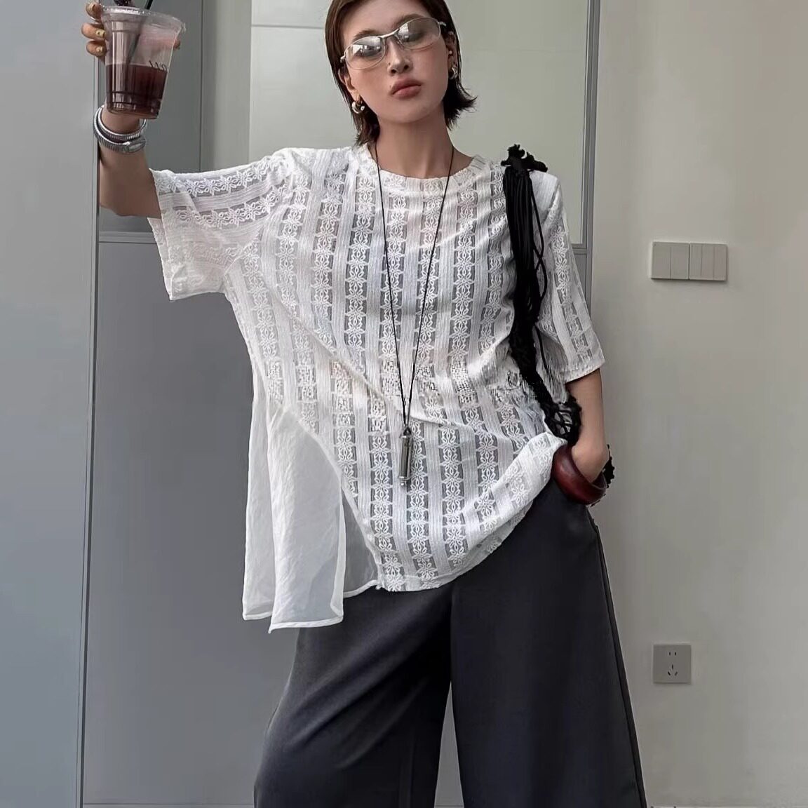 2026松弛感镂空蕾丝短袖T恤女宽松白色透视上衣拼接设计百搭夏装