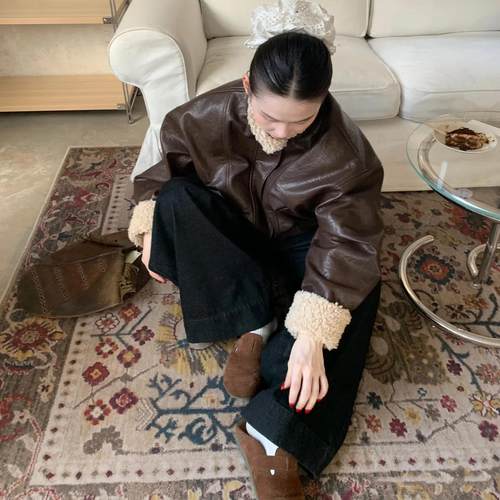 翻领羊羔绒拼接PU皮衣外套女秋冬复古宽松机车夹克皮毛一体上衣潮