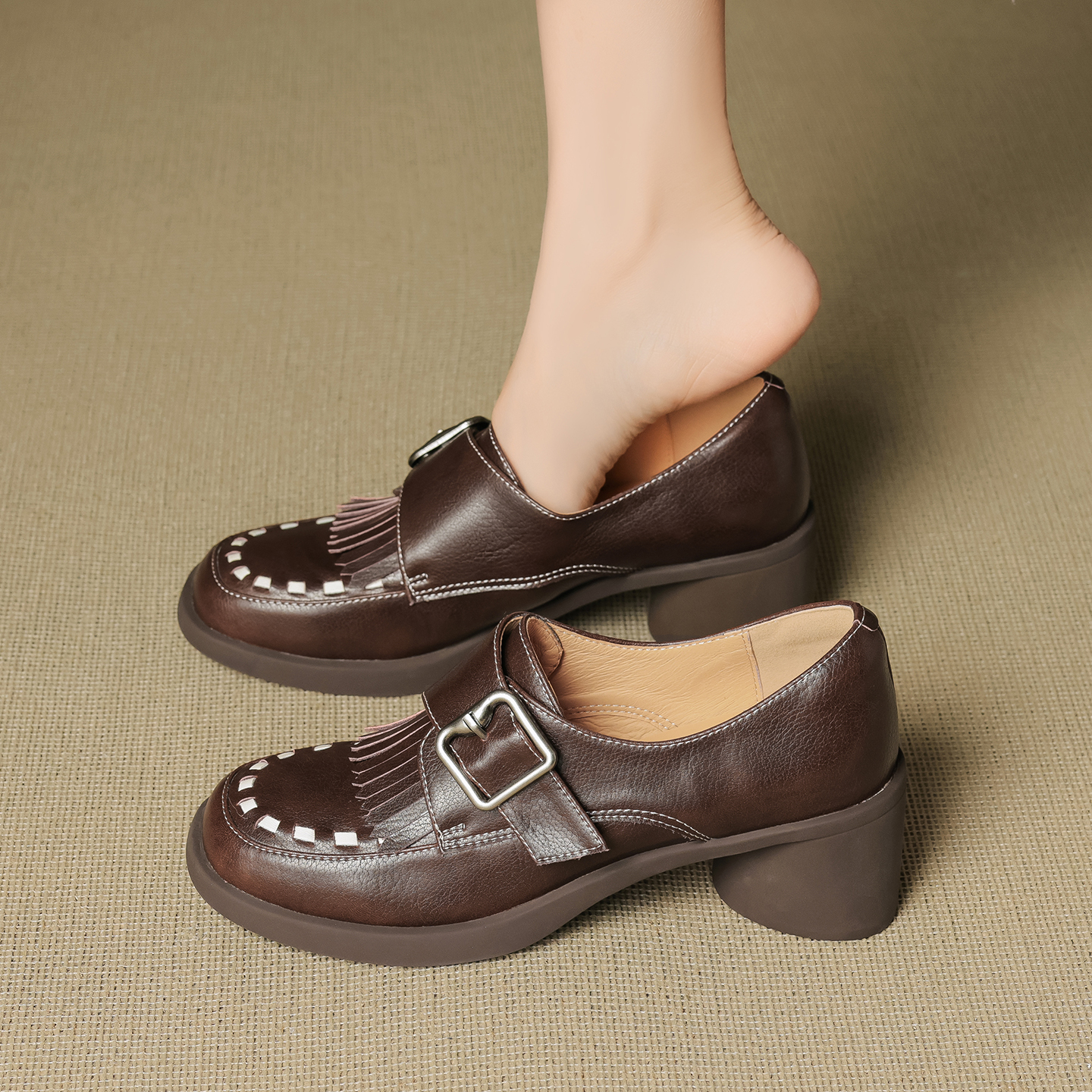 新款英伦风真皮流苏乐福鞋妈妈鞋