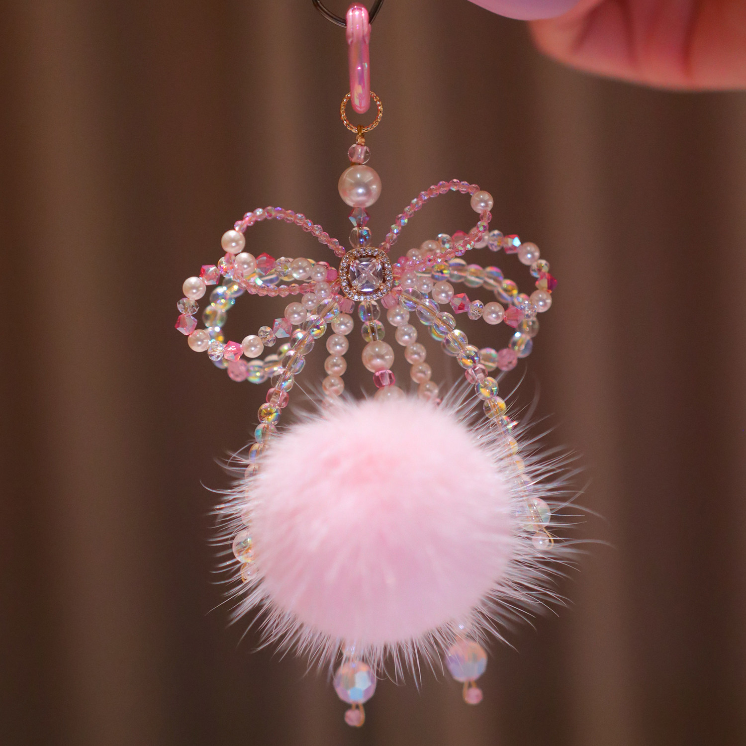 秋冬新款可爱精致毛茸茸水貂毛球施华洛水晶蝴蝶结手机链包包挂饰