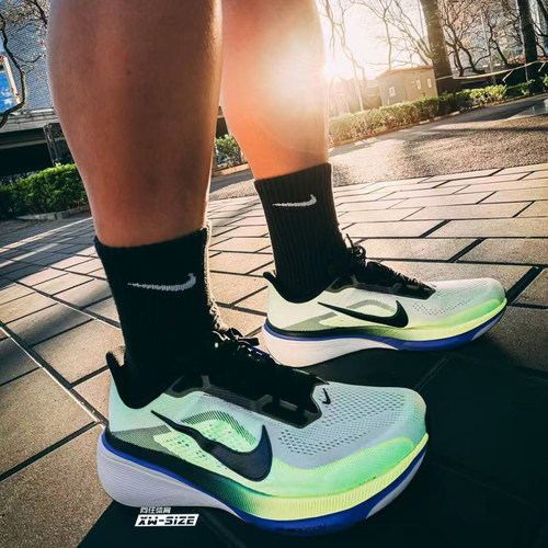 Nike耐克飞马42气垫运动跑步鞋